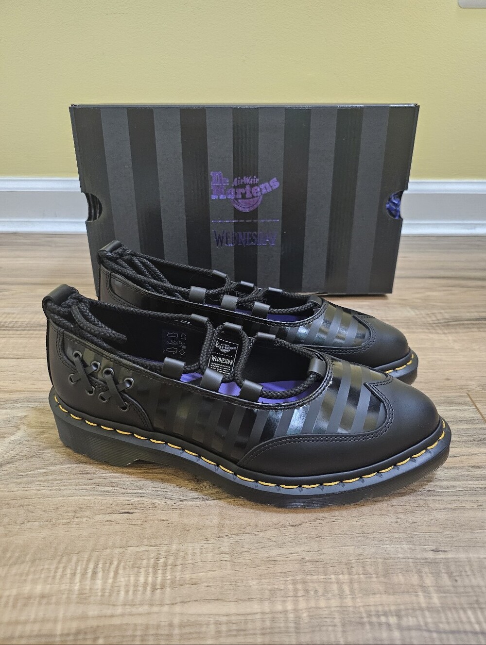 NEW DR. MARTENS ELPHIE II WEDNESDAY